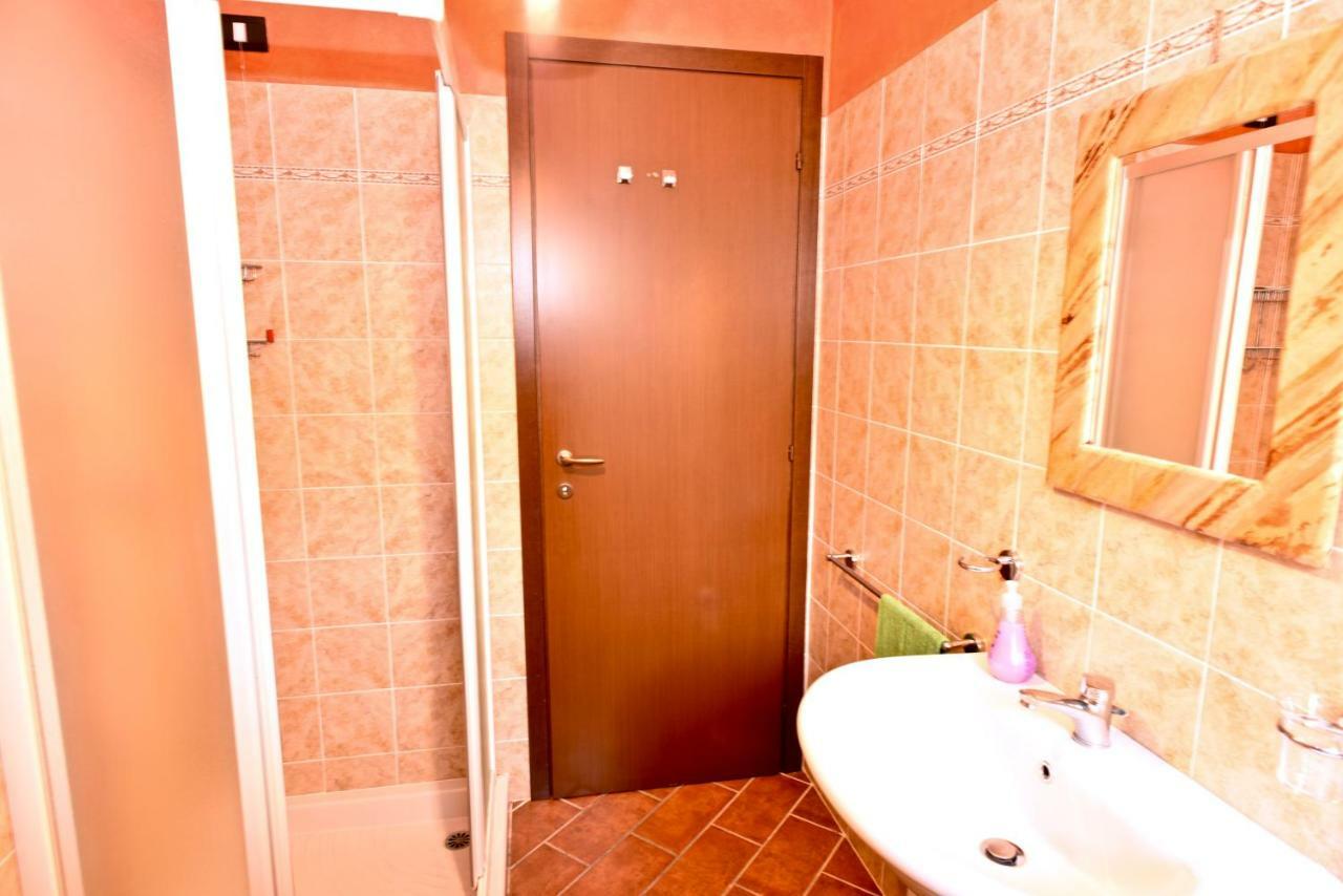 Holiday Apartment Albachiara Tavernola Bergamasca Exterior foto