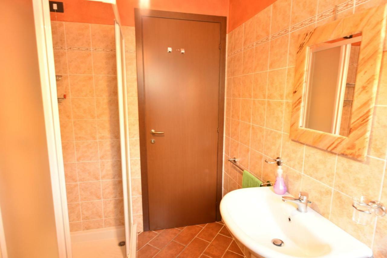 Holiday Apartment Albachiara Tavernola Bergamasca Exterior foto